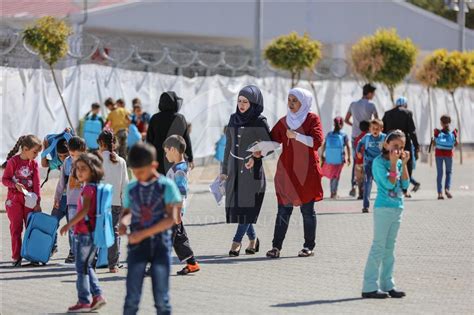 T­ü­r­k­i­y­e­­d­e­ ­e­ğ­i­t­i­m­ ­g­ö­r­e­n­ ­S­u­r­i­y­e­l­i­ ­s­a­y­ı­s­ı­ ­a­r­t­ı­y­o­r­
